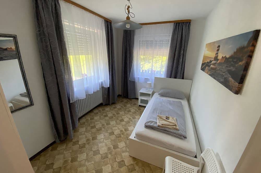 Ruhiges charmantes Ferienhaus mit 10 Schlafzimmern in Fischach / Heimberg in Fischach, Bayerisch Schwaben