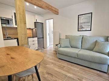 Gîte pour 4 personnes, avec vue et terrasse, adapté aux familles à Gerde (homonymie)