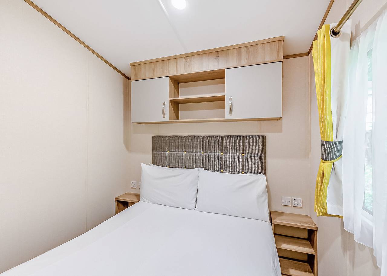 Bronze 2 Bedroom Caravan, Sleeps 6 in Bowness-on-Windermere, Lake District