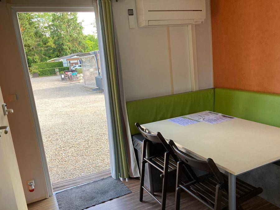 Flower Camping de la Trye - Mobilhome 2 personnes - 05-Mobil-Home Standard 26m2 (2ch - 1/5 pers.) + Tv + Clim - prix pour 2 personnes in Bresles, Oise