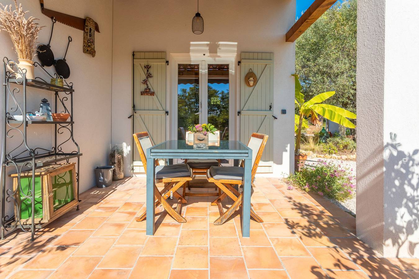 Ganze Wohnung, Appartement 'Les Tarentes' mit Bergblick, Gemeinschaftspool und Wlan in Cotignac, Brignoles Region