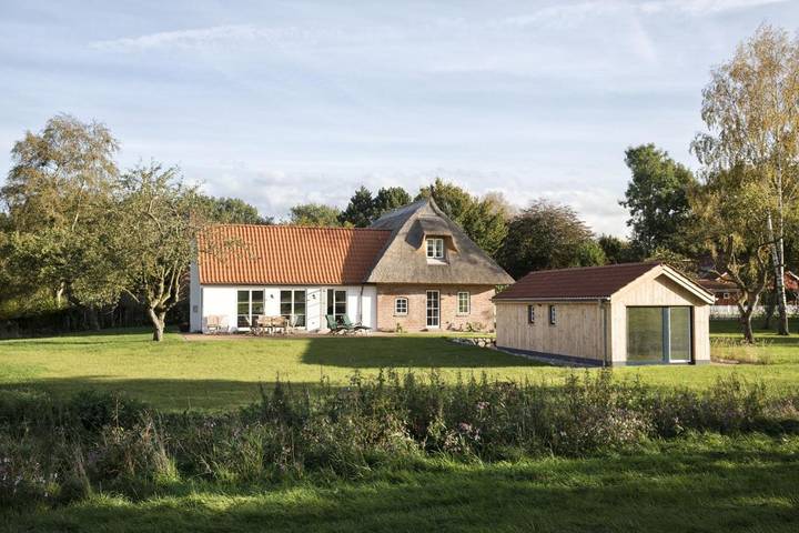 Ferienhaus für 6 Personen, mit Terrasse und Garten sowie Sauna in Holzdorf