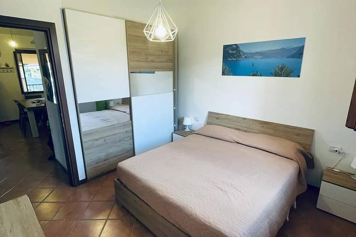 Ganze Wohnung, Entire apartment in a residence with a pool, 5 minutes from Lake Iseo in Menzino, Monte Isola