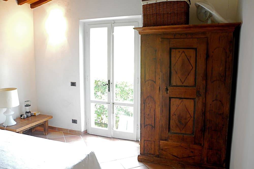 Spacious holiday home with sea views and garden near the beach on Elba Island in Sant'Andrea, Elba