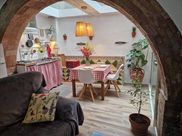 Gîte pour 3 personnes, avec terrasse, animaux acceptés à Bellcaire d'Empordà