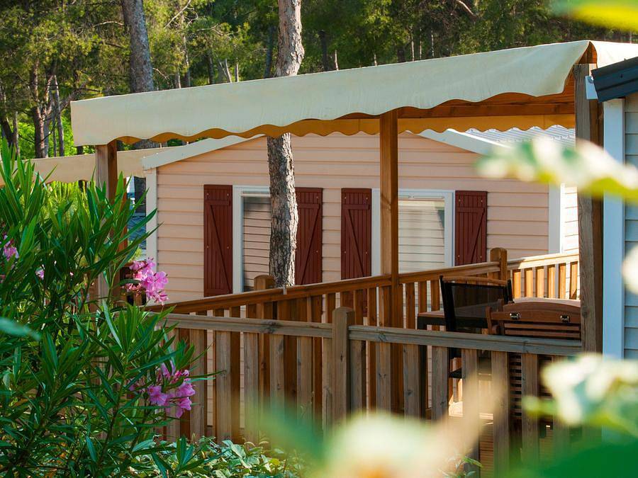 Camping Aec Vacances Les Dauphins - Mobilhome 5 personas - Alquiler de mobil home Confort - 2 habitaciones in Saint-Cyr-sur-Mer, Region de Toulon