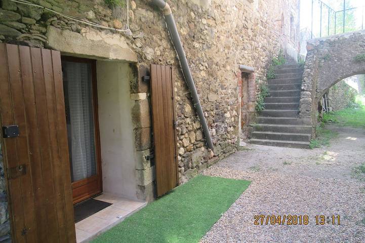 Gîte pour 2 personnes, avec terrasse, animaux acceptés dans le Gard