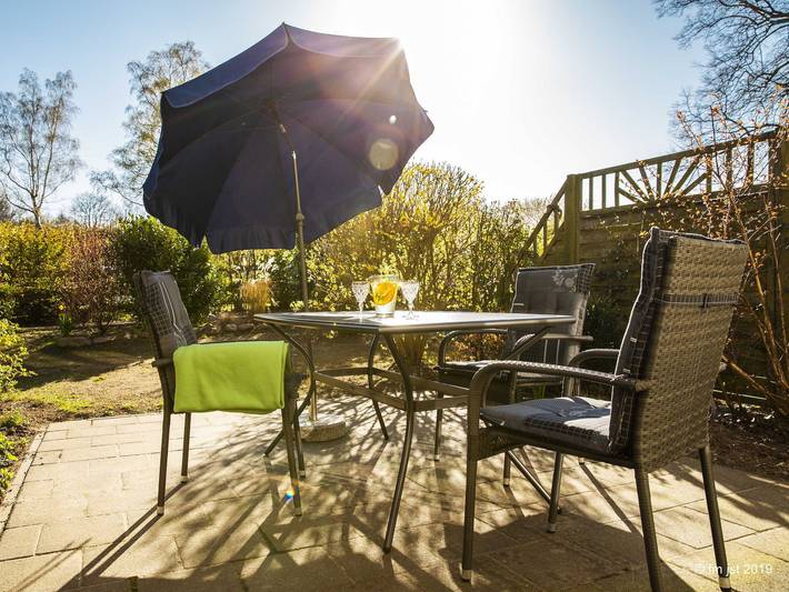 Hütte für 3 Personen, mit Terrasse und Garten auf Rügen