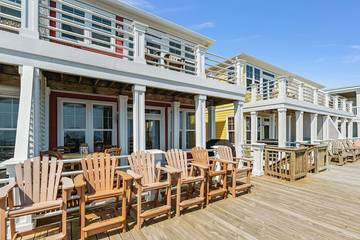Vacation House for 14 Guests in Pleasure Island, North Carolina, Picture 1
