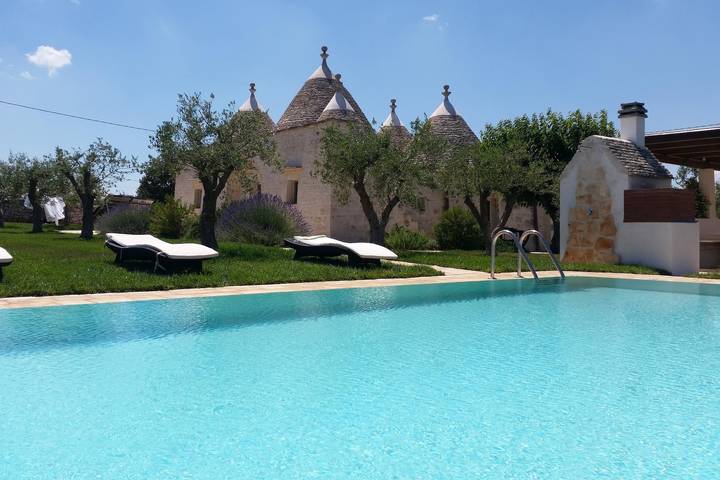 Ferienhaus für 14 Personen, mit Terrasse und Garten sowie Pool