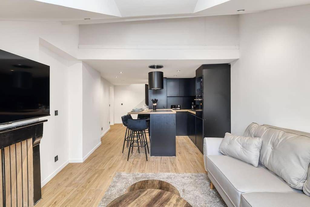 Appartement entier, One-Bedroom Apartment in Évian-les-Bains, Région de Thonon-les-Bains