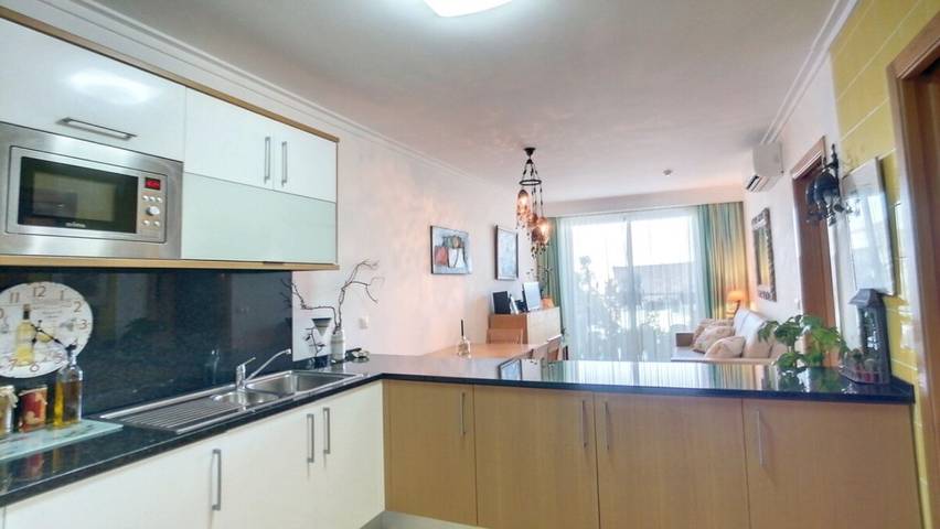 Appartement entier, Appartement "Athena" avec balcon, Wi-Fi et climatisation in Monte Gordo, District de Faro