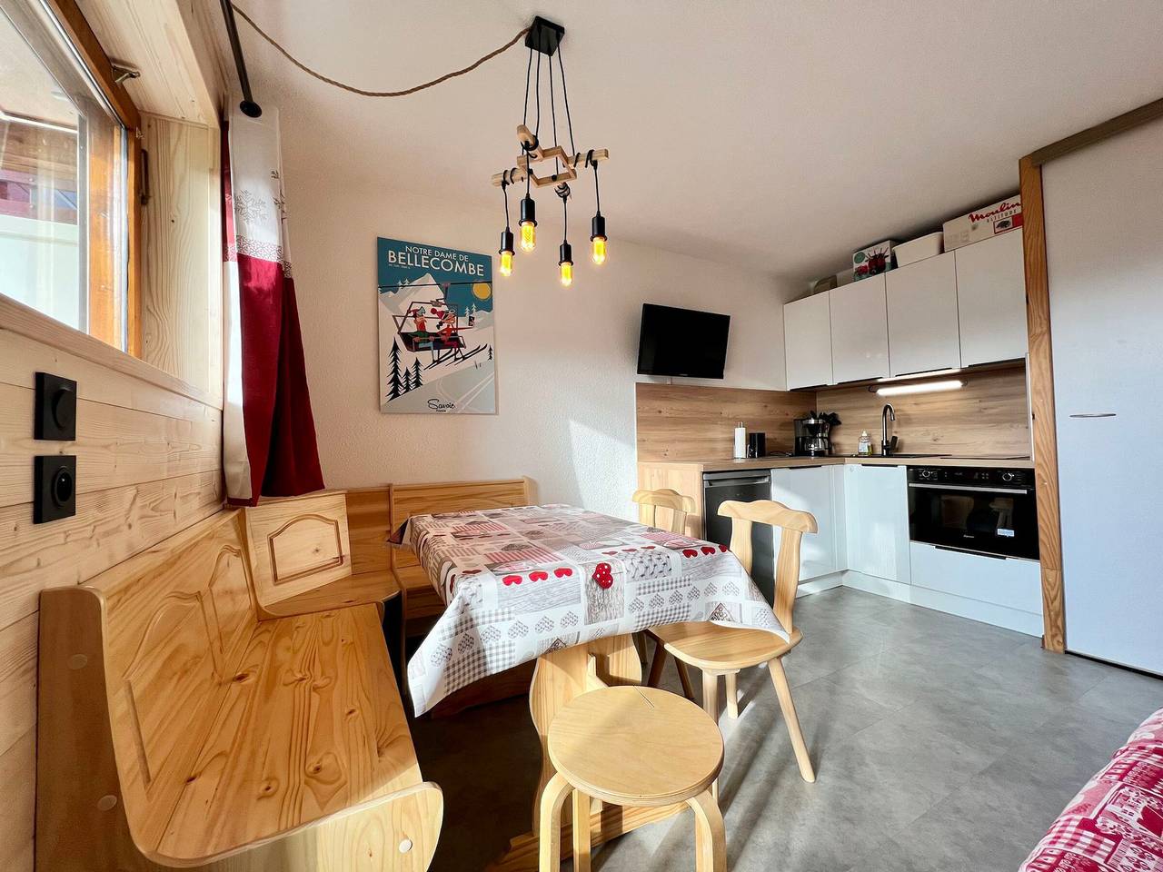 Ganze Wohnung, Wohnung 4 Pers, Terrasse nahe Ski-Bus und Geschäfte in Notre-Dame-de-Bellecombe, Albertville und Umgebung