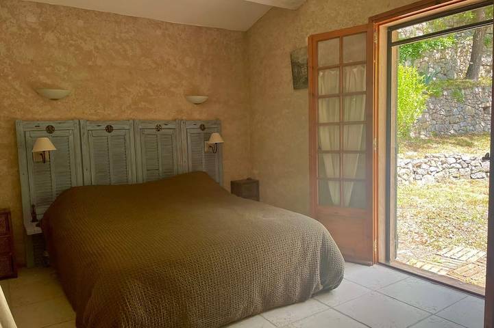 Location de vacances pour 6 personnes, avec terrasse et jardin à Bargemon - 3