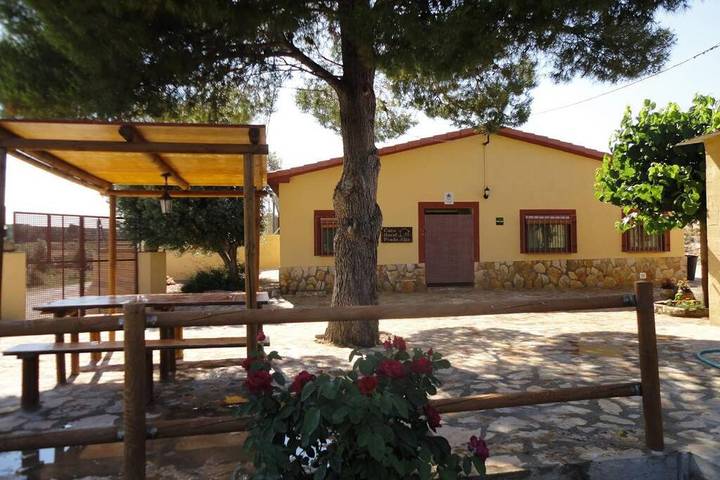 Casa de vacaciones para 6 personas, con jardín además de piscina y vistas en Provincia de Teruel