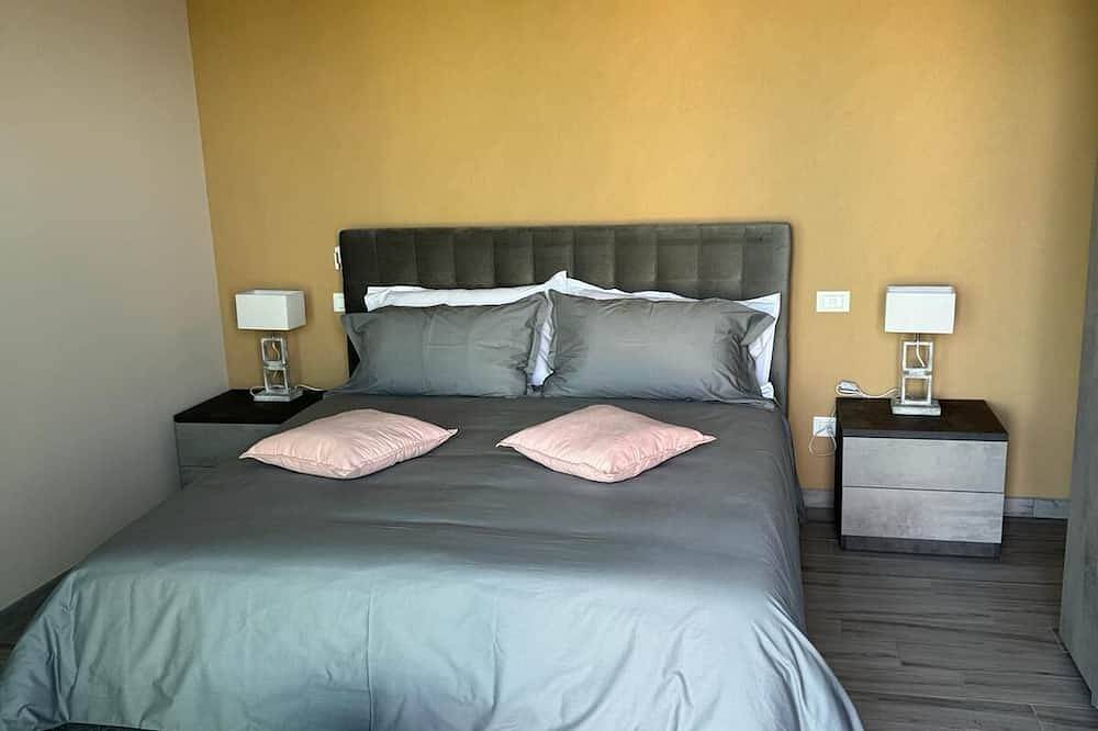 Apartamento entero, Cava Del Sol: vacation home with pool and 3 rooms with private baths in Augusta (Sicilia), Augusta (Municipio)