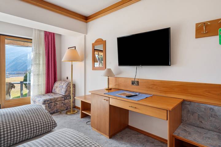 Zimmer „Bb Pattis 2P“ mit Bergblick, Balkon und Wlan in Thuins, Sterzing