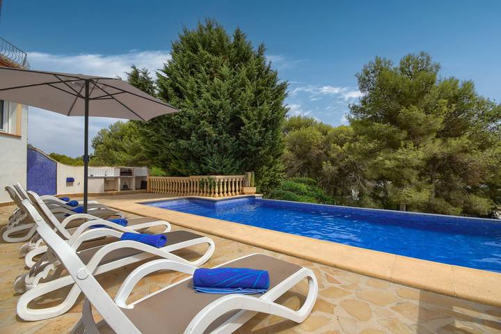 Villa for 4 people, with pool and garden, with pets - 1