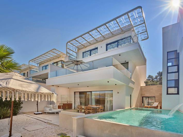 Villa für 10 Personen, mit Balkon und Pool sowie Sauna und Whirlpool in Trogir