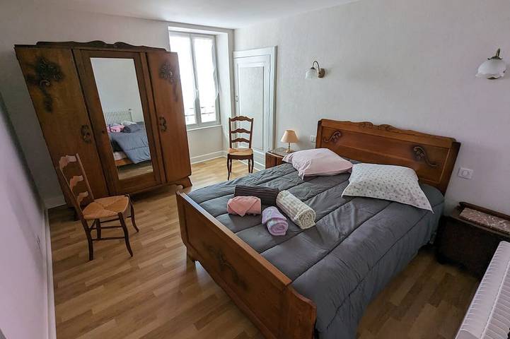 Location de vacances pour 8 personnes, avec Balcon et Jardin à Saint-Pantaléon-de-Larche - 4