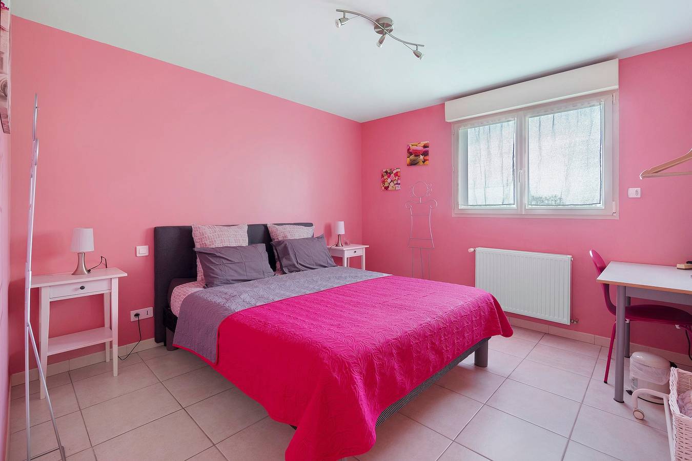 Gîte 'Chez Gwen Et Flo' avec terrasse partagée, jardin partagé et Wi-Fi in Cholet, Région de Cholet
