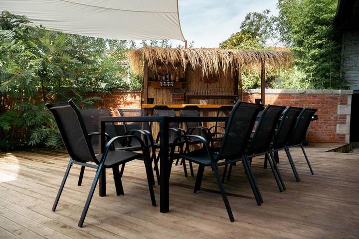 Location de vacances pour 10 personnes, avec jardin et piscine dans Sainte-Marie-du-Lac-Nuisement - 3