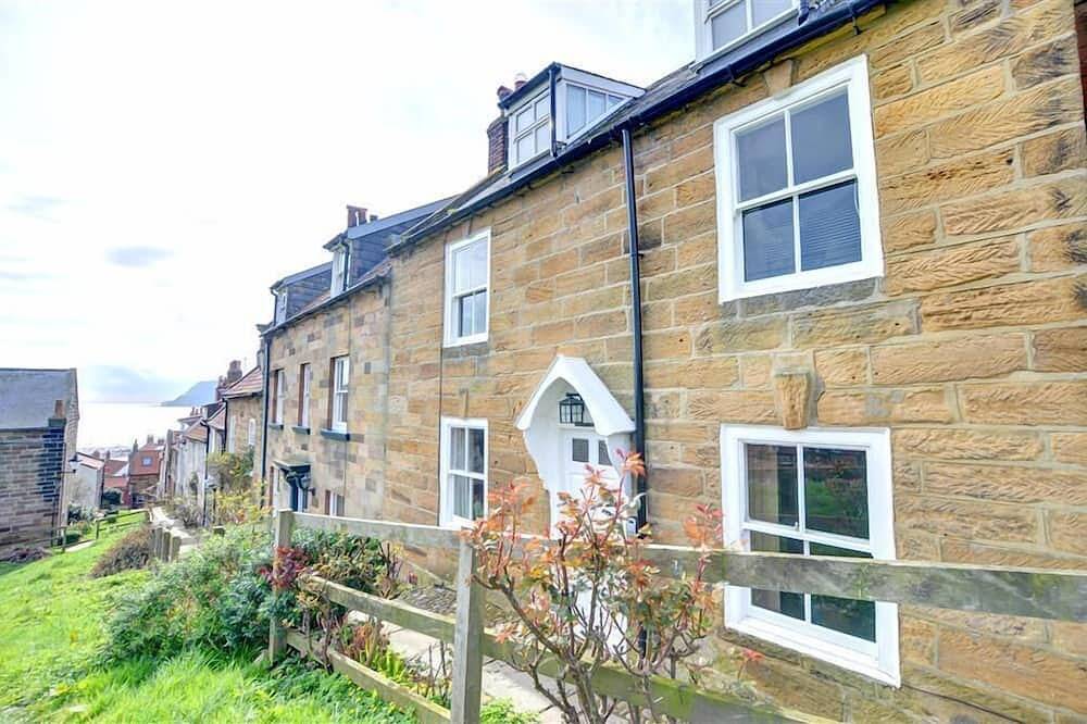 3 Bed in Robin Hoods Bay (oc-r024) in Robin Hood's Bay, North York Moors National Park