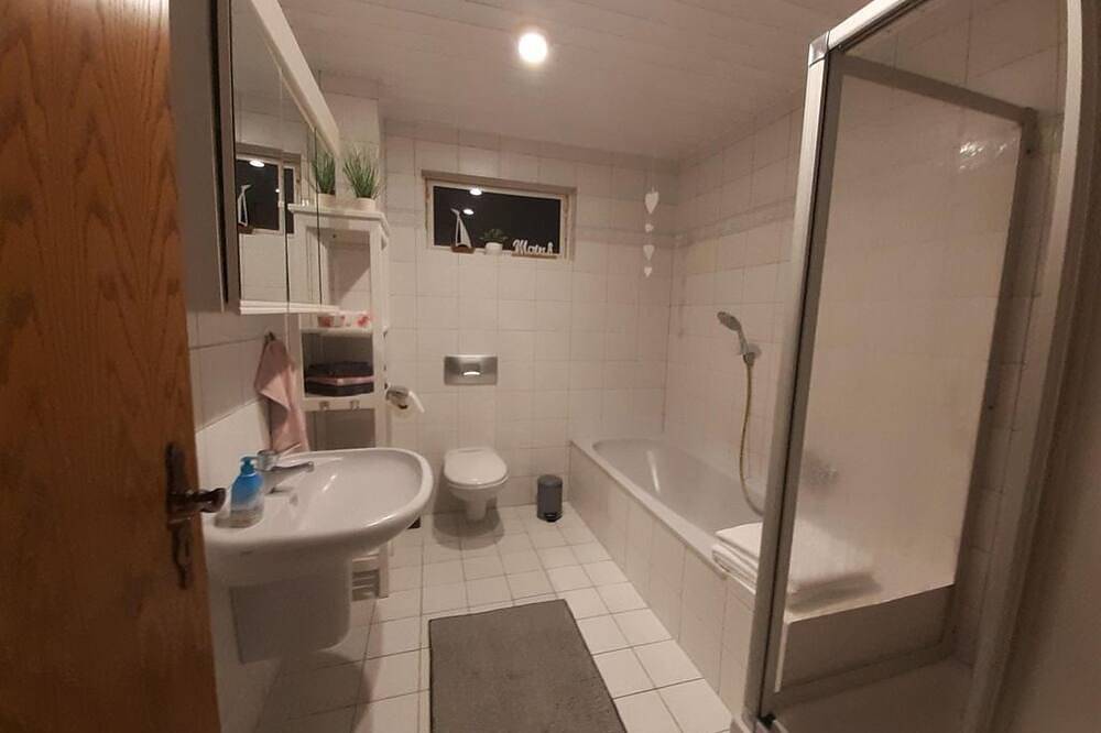 Ganze Wohnung, Ferienwohnung Zur Eiche - Ruhige 70qm-Ferienwohnung im Westerwald in Birken-Honigsessen, Altenkirchen & Umgebung