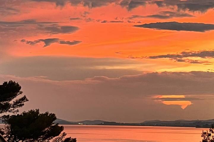 Location de vacances pour 6 personnes, avec Jacuzzi ainsi que Terrasse et Piscine à Le Pradet