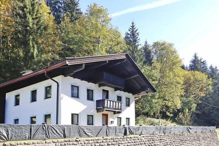Ferienhaus für 6 Personen, mit Garten und Balkon in Kössen