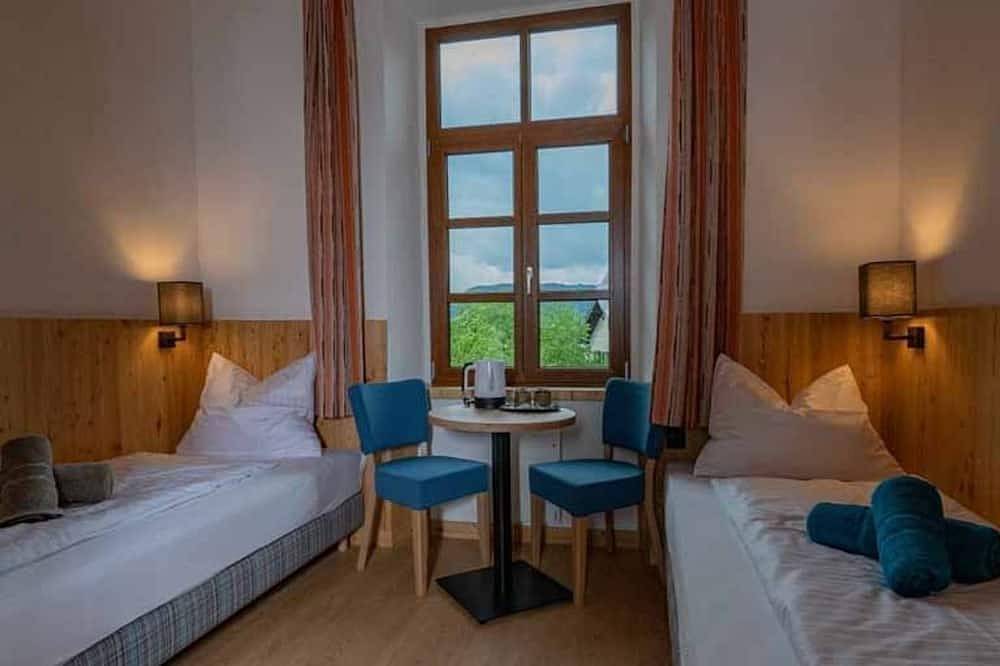 Standardzimmer - Haus Weyregg - Frühstückspension in Weyregg am Attersee, Bezirk Vöcklabruck