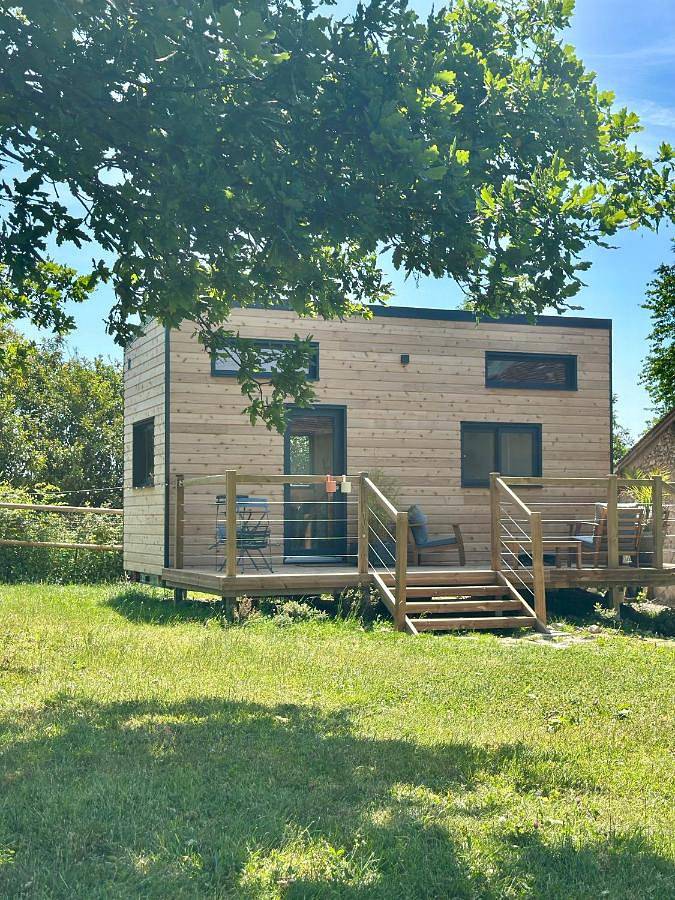 Maison de campagne pour 2 personnes, avec jardin ainsi que jacuzzi et terrasse à Manou