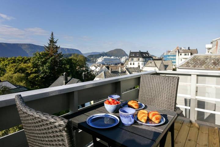 Ferienwohnung für 2 Personen, mit Balkon und Terrasse sowie Ausblick