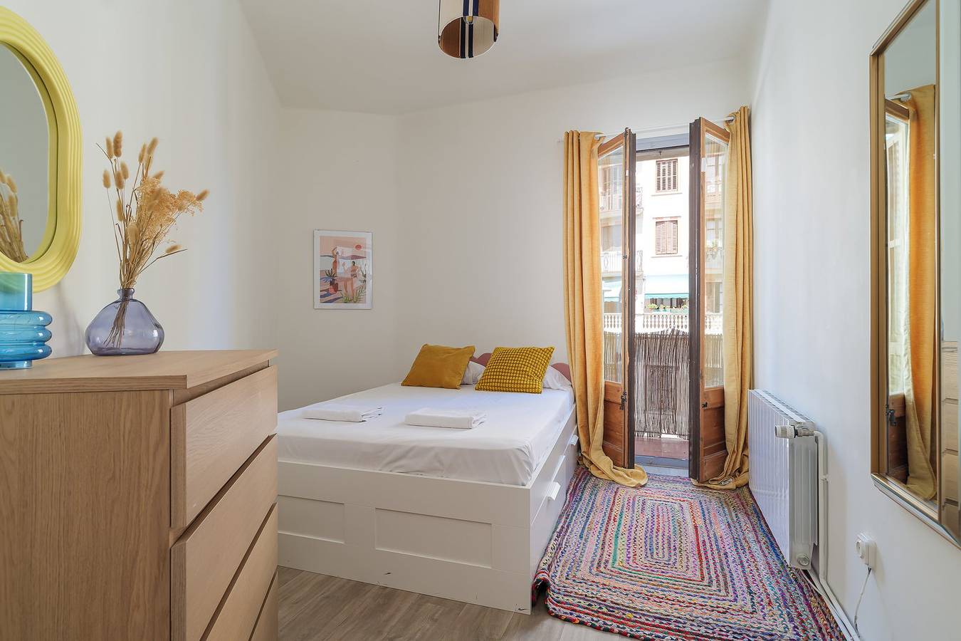 Entire apartment, Guestready - Flat with Balcony at Poble Sec in Barcelona Centre, Barcelona