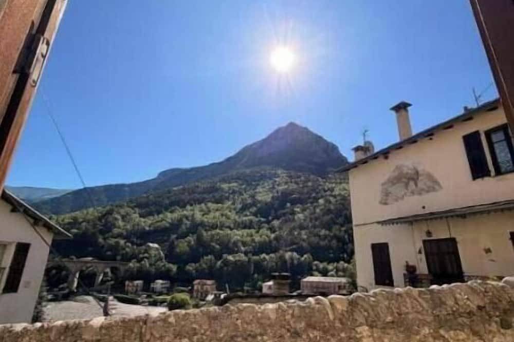 Ganze Wohnung, Cozy studio in the heart of the village of Tende | Accommodates up to 3 guests in Tende, Mittelmeerküste (Frankreich)