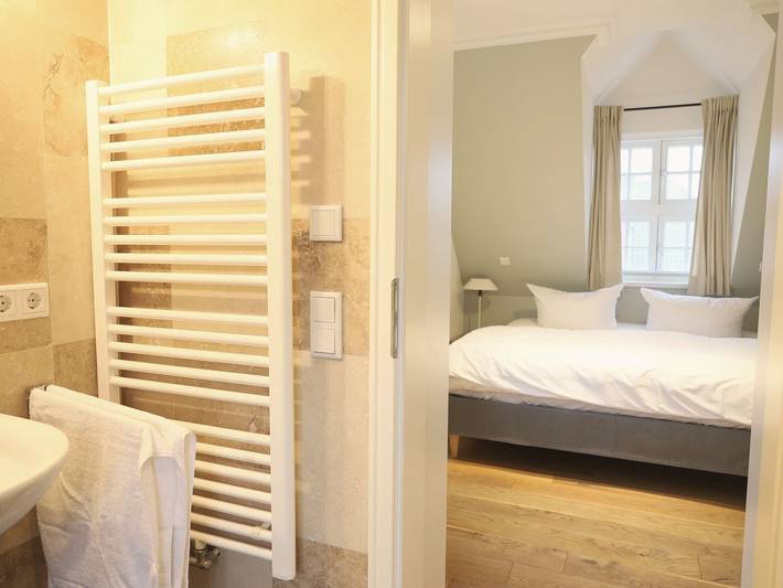 Ganze Wohnung, Luxuriöses Obergeschoss-Appartement mit Garten & Strandkorb in Westerland, Sylt in Westerland, Sylt (Gemeinde)