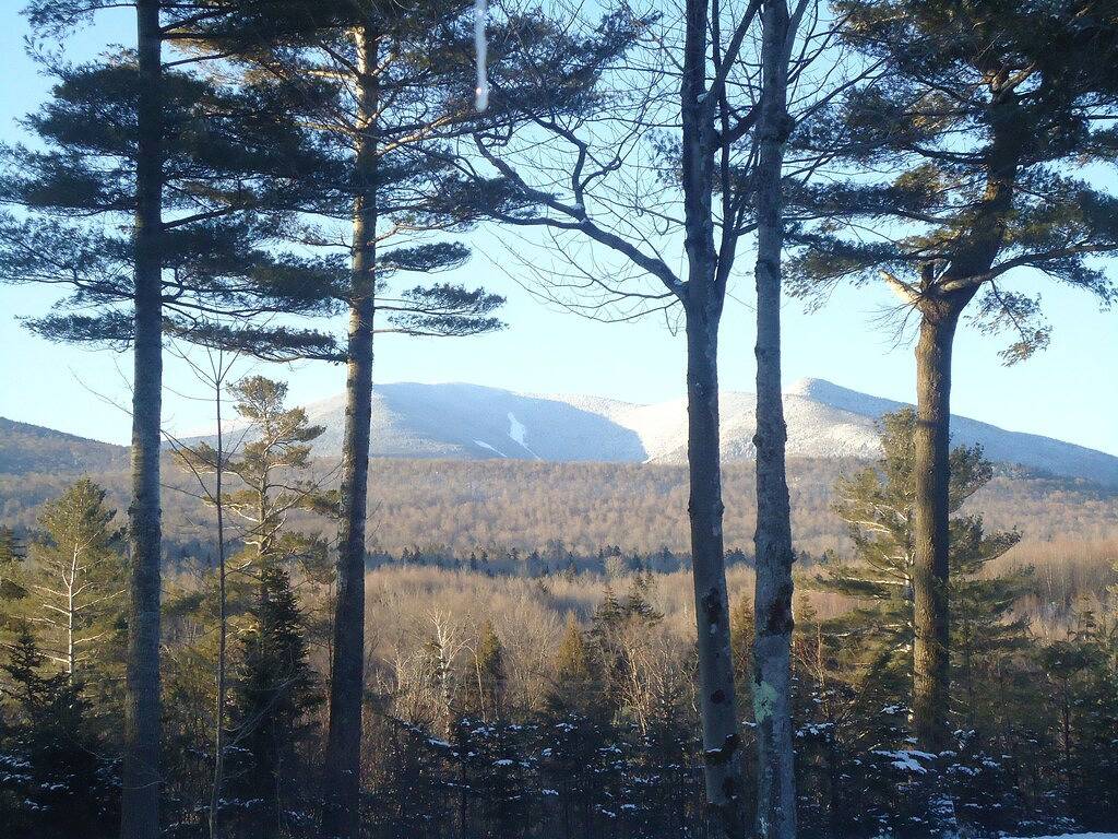 Einzigartiges Blockhaus in einer privaten White Mountain-Umgebung mit spektakulärer Aussicht in Carroll, Coös County