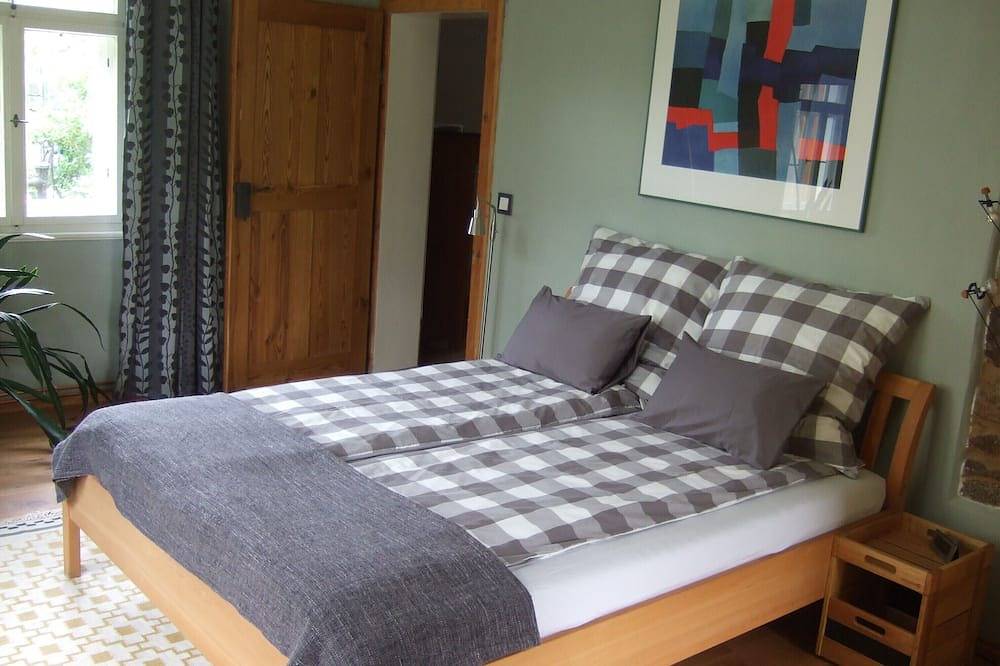 Ganze Wohnung, Wohlfühlen im Denkmal - komfortable und romantische Gästewohnung im Winzerhaus in Radebeul, Meißen Region