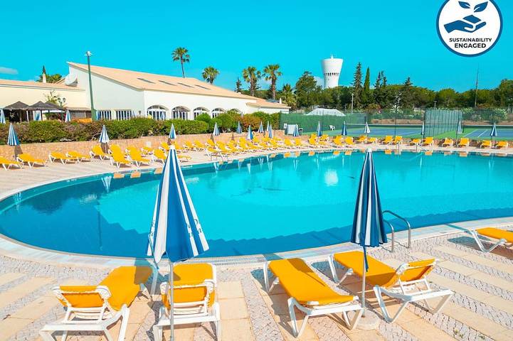 Villa pour 11 personnes, avec balcon et piscine à Portimão