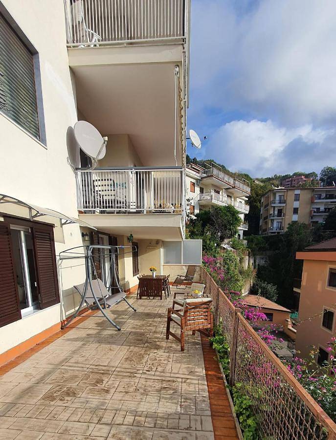 Bedrock in Salerno, Tyrrhenische Küste Kampanien