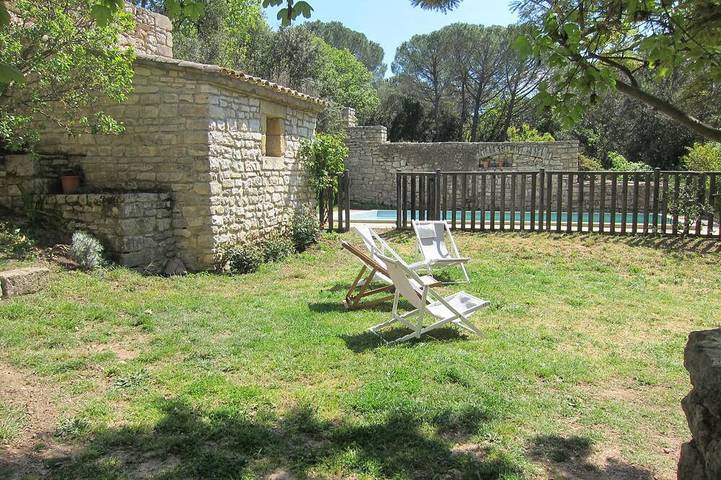 Location de vacances pour 6 personnes, avec Terrasse ainsi que Jardin et Piscine à Salinelles