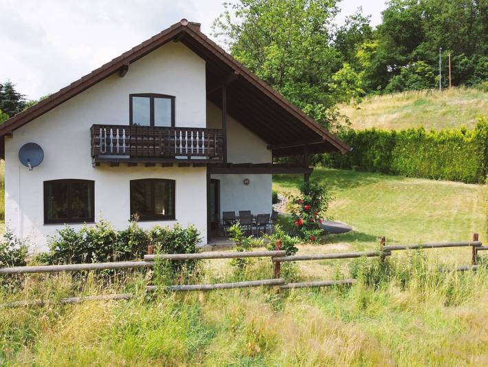 Ferienhaus für 7 Personen, mit Ausblick und Garten sowie Terrasse und Seeblick in Simmerath