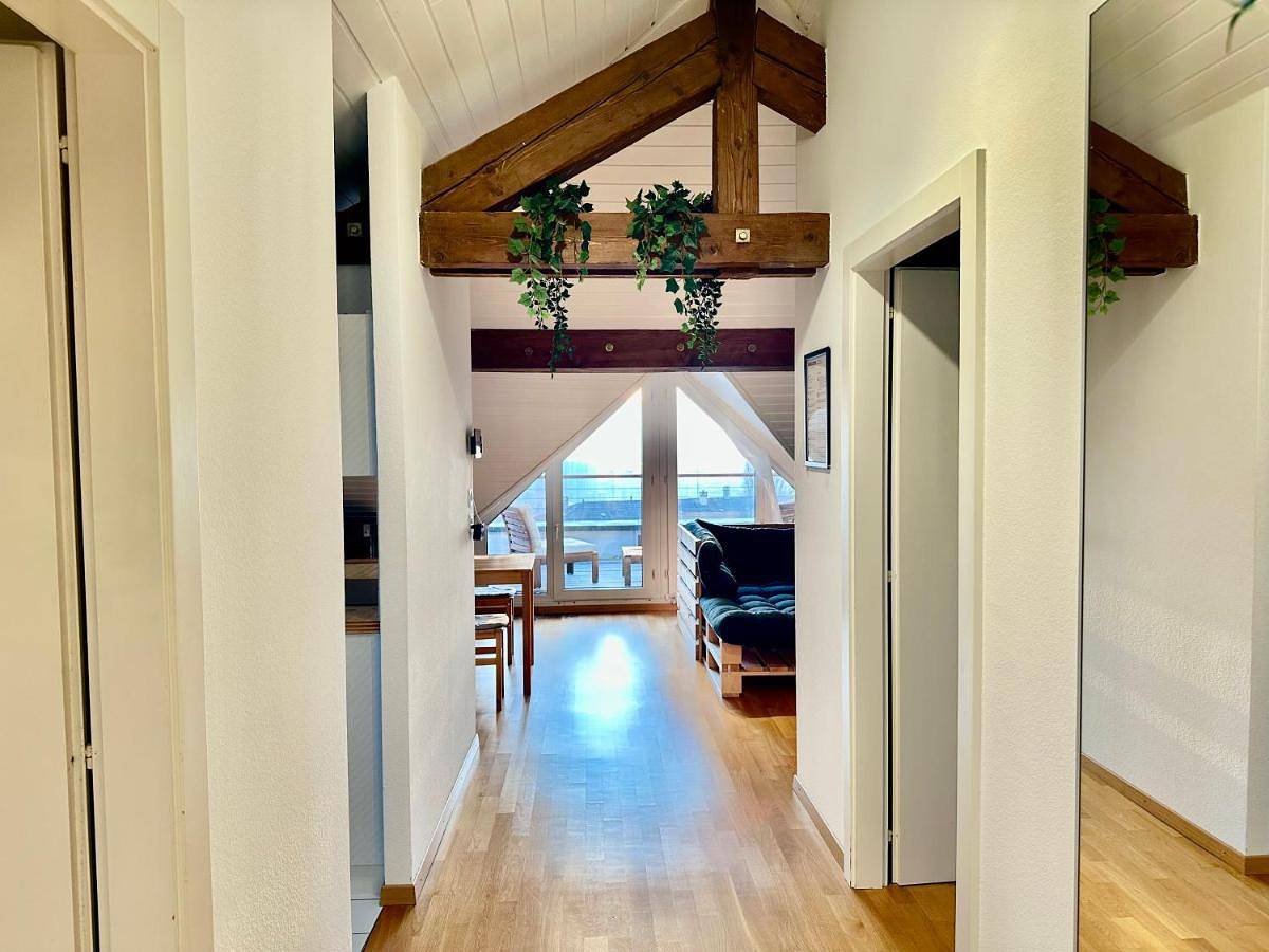 Ganze Wohnung, Two-Bedroom Apartment in Lausanne, Genfer See