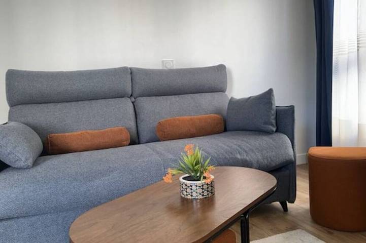 Apartamento de vacaciones para 4 personas, con balcón además de jacuzzi y jardín - 1