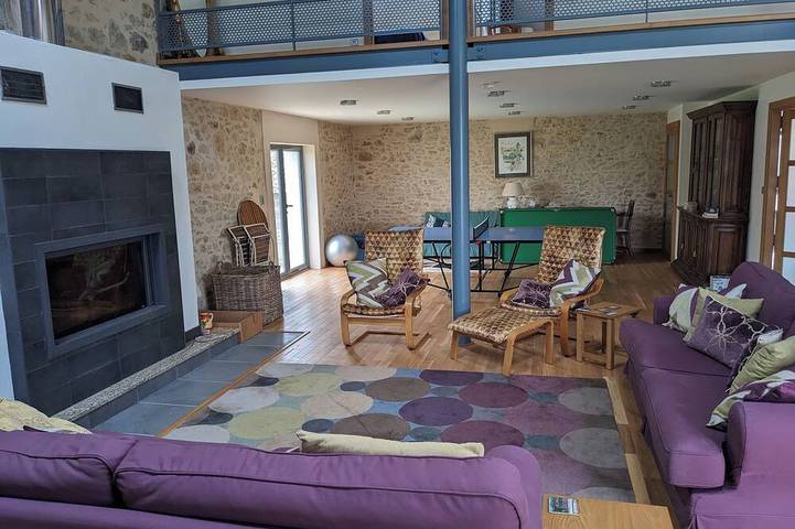 Location de vacances pour 12 personnes, avec jardin à Bussière-Badil - 4