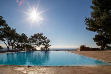 Gîte pour 6 personnes, avec vue ainsi que bassin pour enfant et piscine dans Plage des Engraviers