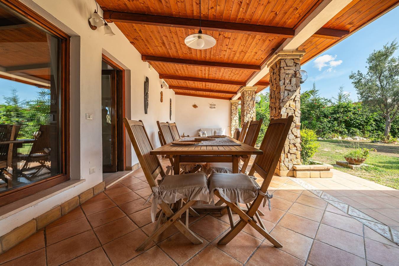 Villa "Rita" mit privater Terrasse und privatem Garten in Flumini di Quartu, Sant'Andrea (Sardinien)