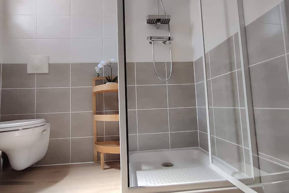 Ganze Wohnung, Studio with private terrace and swimming pool. 15 minutes from the historic center of Aix-en-Provence in Éguilles, Mittelmeerküste (Frankreich)