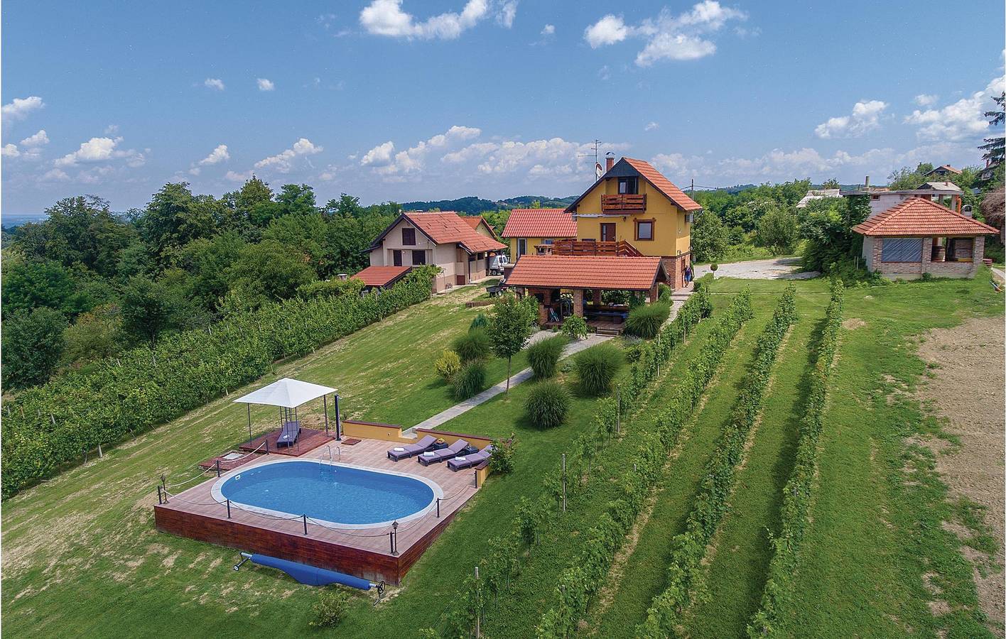Charmant appartement van 146 m² met zwembad, terras, wifi en barbecue in Grad Varaždinske Toplice, Varaždin
