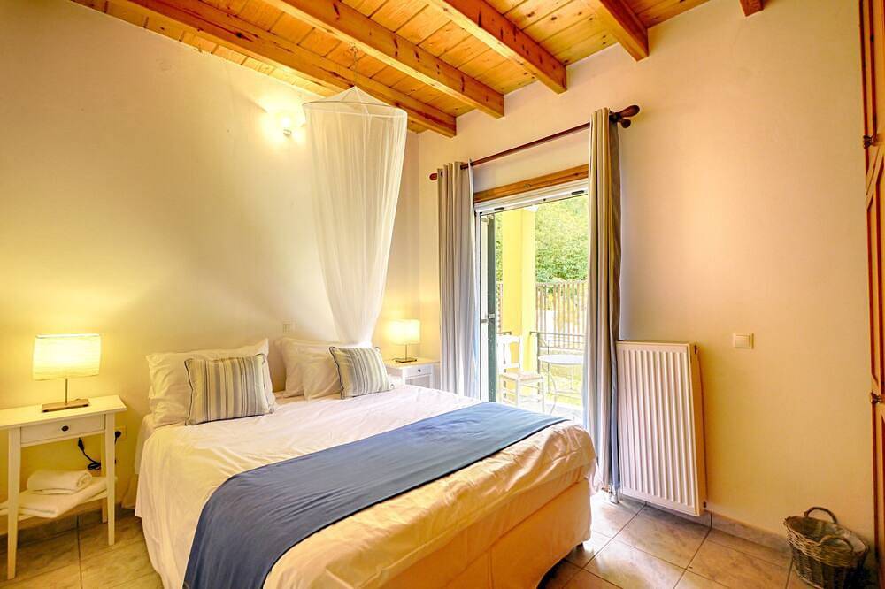 Agios Georgios Pagi - 2 km vom Strand entfernt in Dafni (Korfu), Agios Georgios